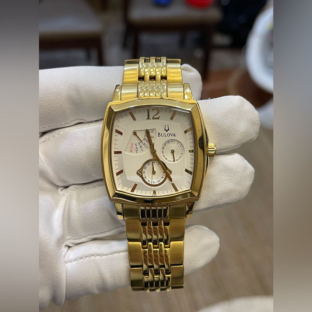 Bulova
Silver colored/Yellow gold toned steel
ref C969744 - Picture 6 of 16